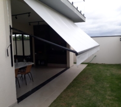 Toldo Pivotante em Lona